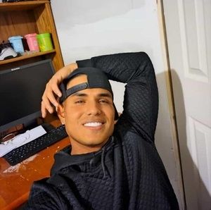 Meet your Posher, Moises